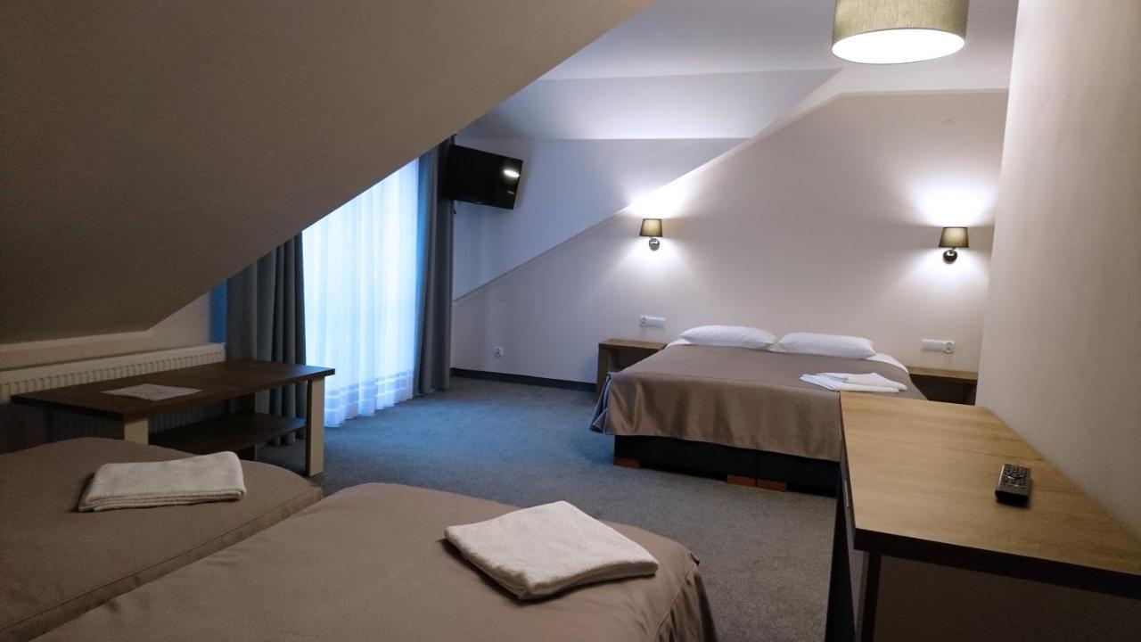 Dom Weselny Wenus Pokoje Hotelowe Przedborz Exterior foto